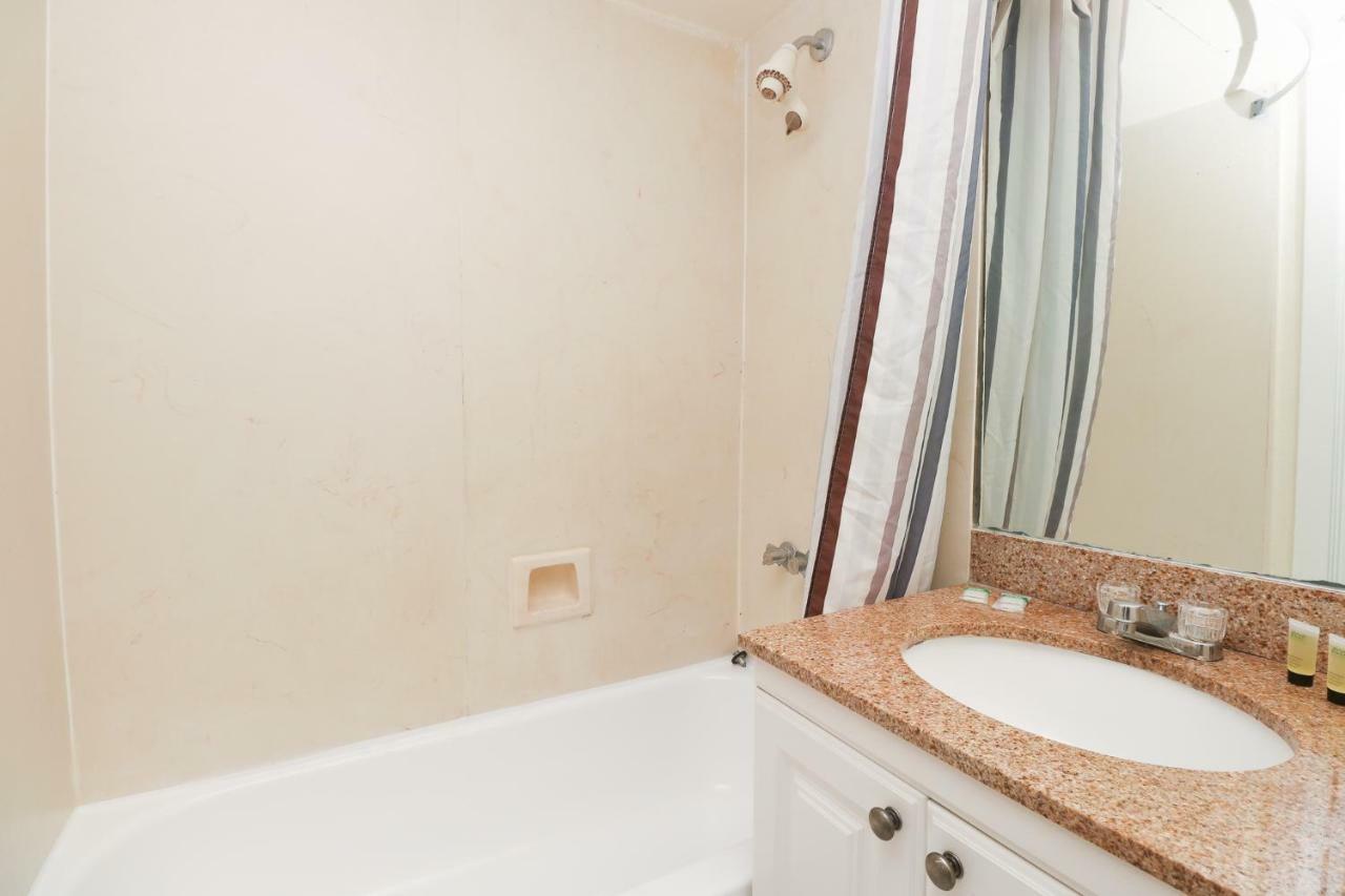 670 Partial Ocean View Hollywood Beach Дания-Бич Экстерьер фото